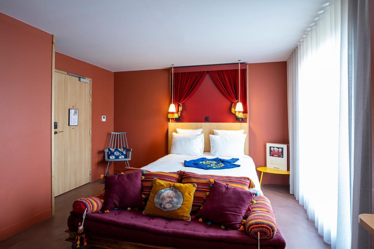 MOB-HOTEL-7.jpg