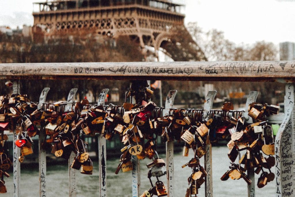 גשר המנעולים בפריז